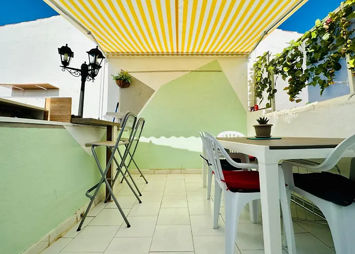 Quiet Chayofita Arona